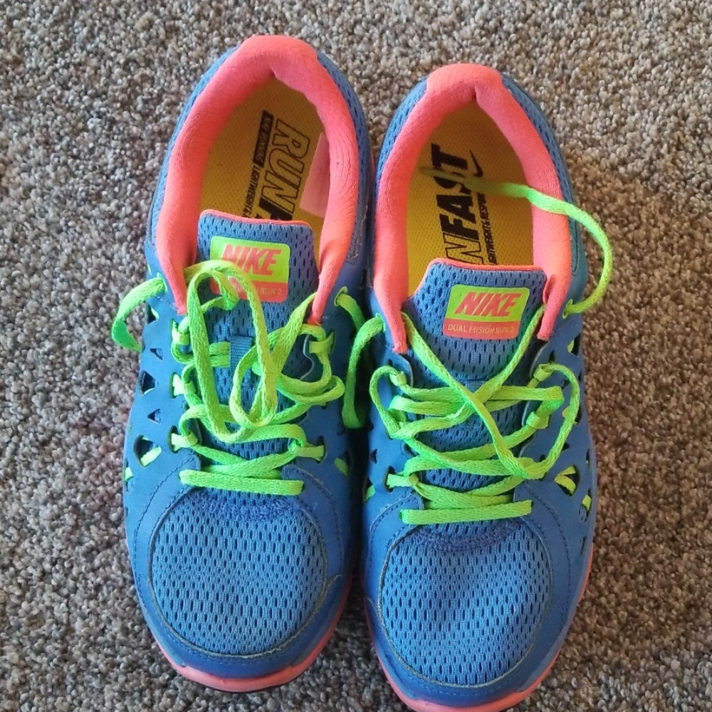 Nike Dual Fusion Run  2 size 10 wms